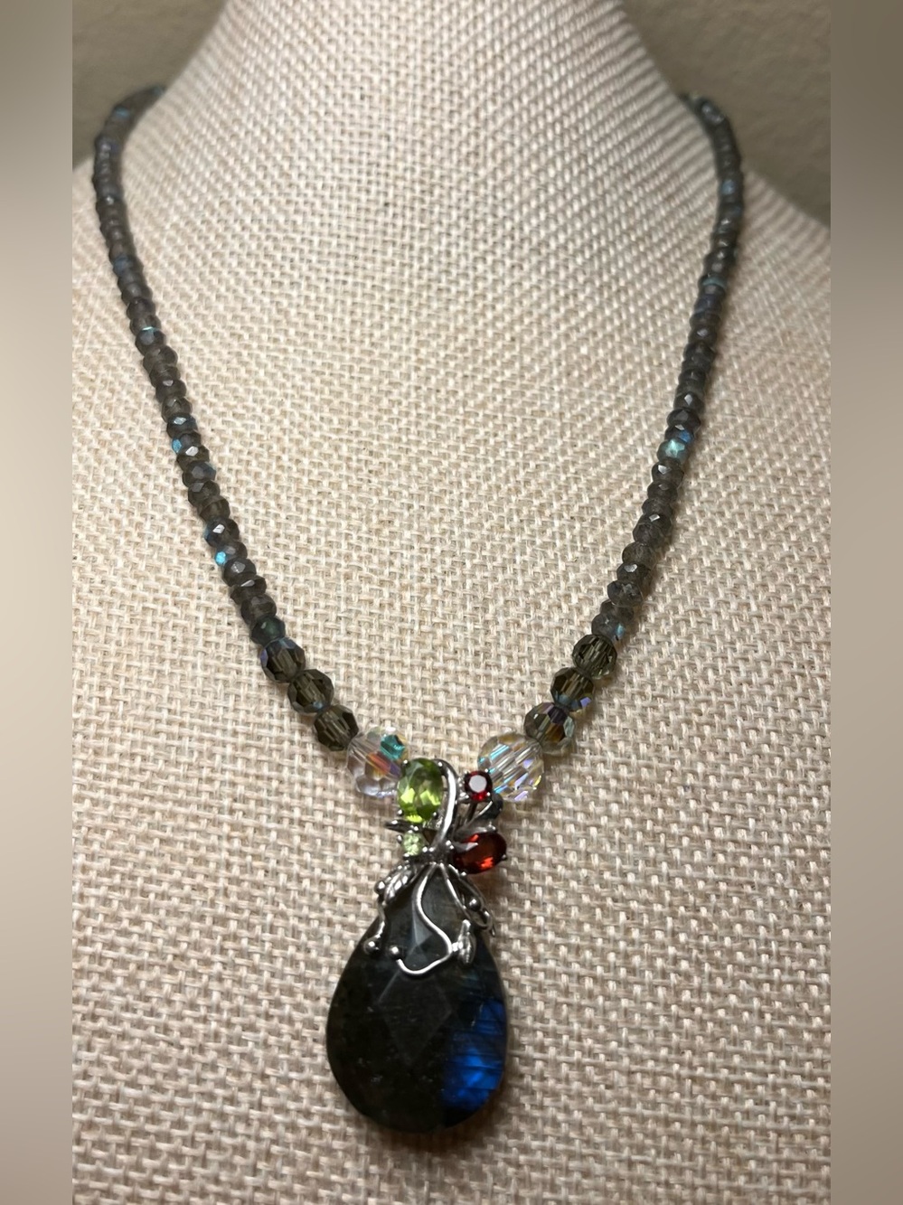 Handcrafted 925 silver Labradorite Pendant Necklace vintage